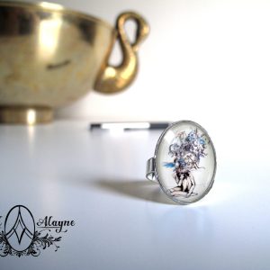 Large Oval Art Ring with "5 Am"