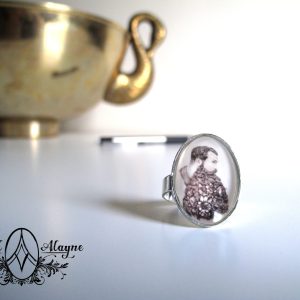 Large Oval Art Ring with "This Beard Is For You"