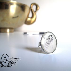 Large Oval Art Ring with "Rabbit Ghosts"