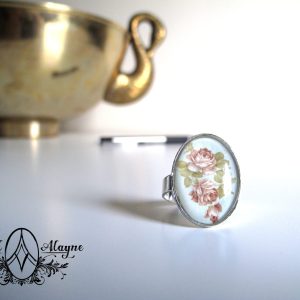 Large Oval Art Ring with "Roses"